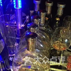 淮海路酒吧團(tuán)購(gòu)攻略 集結(jié)電話地址價(jià)格營(yíng)業(yè)時(shí)間，盡享酒類優(yōu)惠